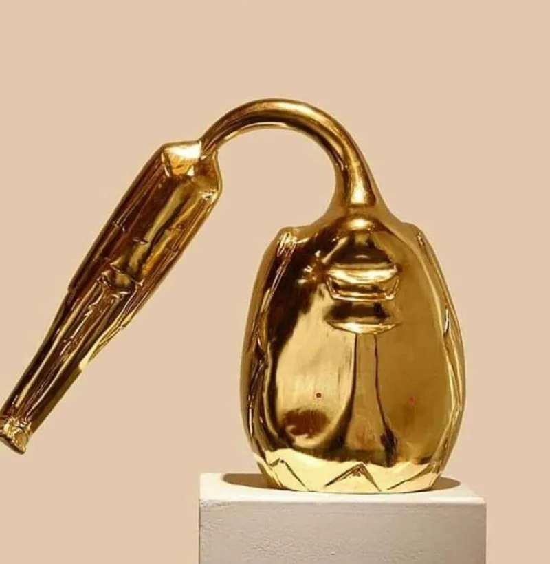 GOLDEN HEAVY HEAD