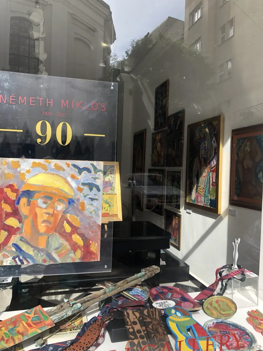 ART NEWS